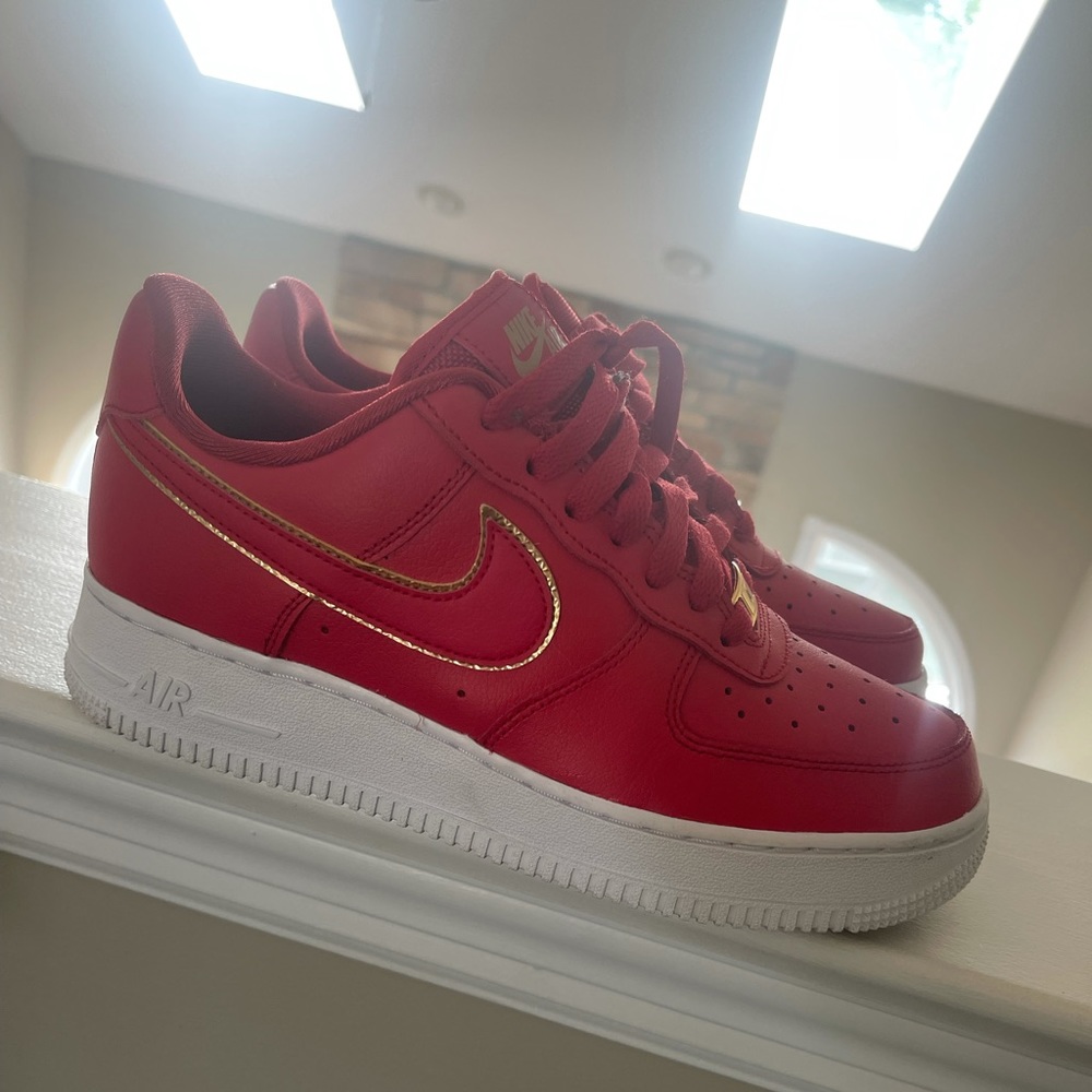 Nike Air Force 1 Low Red/Gold Size 6.5M / 8W